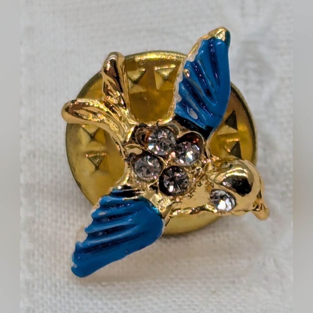 Vintage Tiny Gold Tone Bird with Blue Wings And Rhinestones